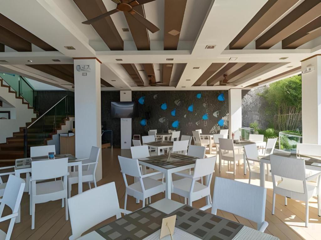 Anilao Awari Bay Resort Batangas Екстериор снимка