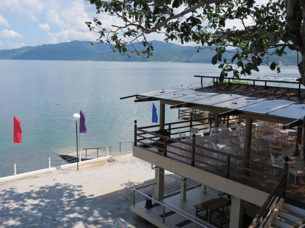 Anilao Awari Bay Resort Batangas Екстериор снимка