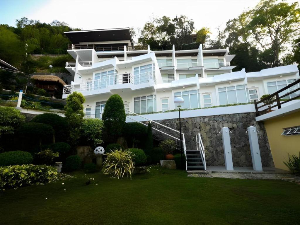 Anilao Awari Bay Resort Batangas Екстериор снимка